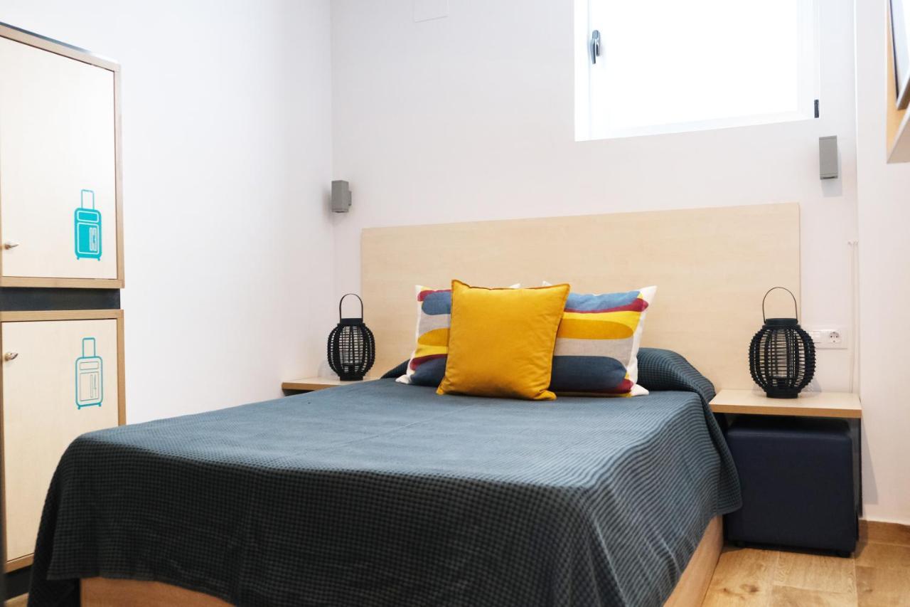 Take Surf Hostel Conil Кониль-де-ла-Фронтера Экстерьер фото