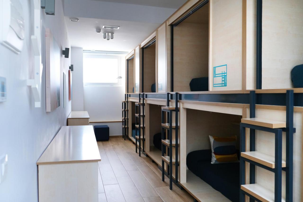 Take Surf Hostel Conil Кониль-де-ла-Фронтера Экстерьер фото