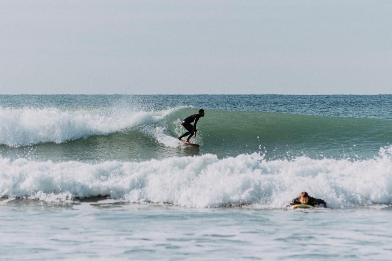 Take Surf Hostel Conil Кониль-де-ла-Фронтера Экстерьер фото