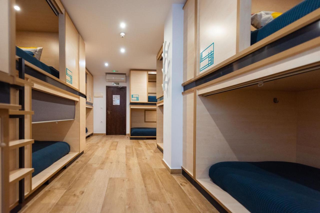 Take Surf Hostel Conil Кониль-де-ла-Фронтера Экстерьер фото